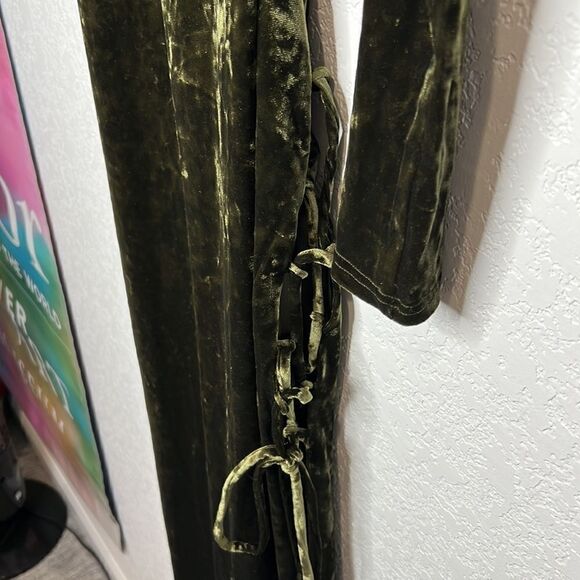 NWT Camila Coelho Gabriel Green Velvet Maxi Dress XS Revolve - Picture 4 of 16